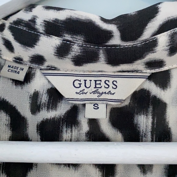 Guess sheer sexy slit-back sleeveless blouse - Picture 5 of 6